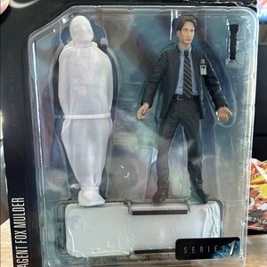 Agent Fox Mulder Action Figure - Black Suit